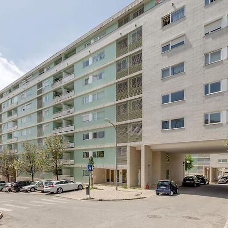 Spacious 3-Bedroom Condo In Лиссабон Экстерьер фото
